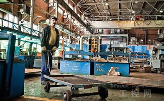 探秘俄罗斯洲际导弹的“钢铁坐骑” 独一无二的牵引车制造工厂